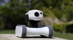 robot-surveillance-maison